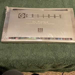 NWT Platinum Studio Collection, 50 Oil Pastels